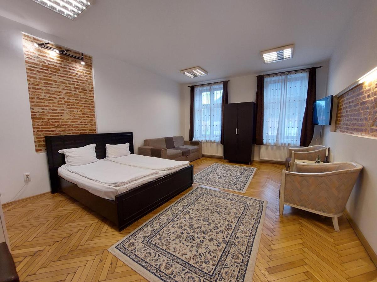 Main Square Apartments & More ブラショフ エクステリア 写真