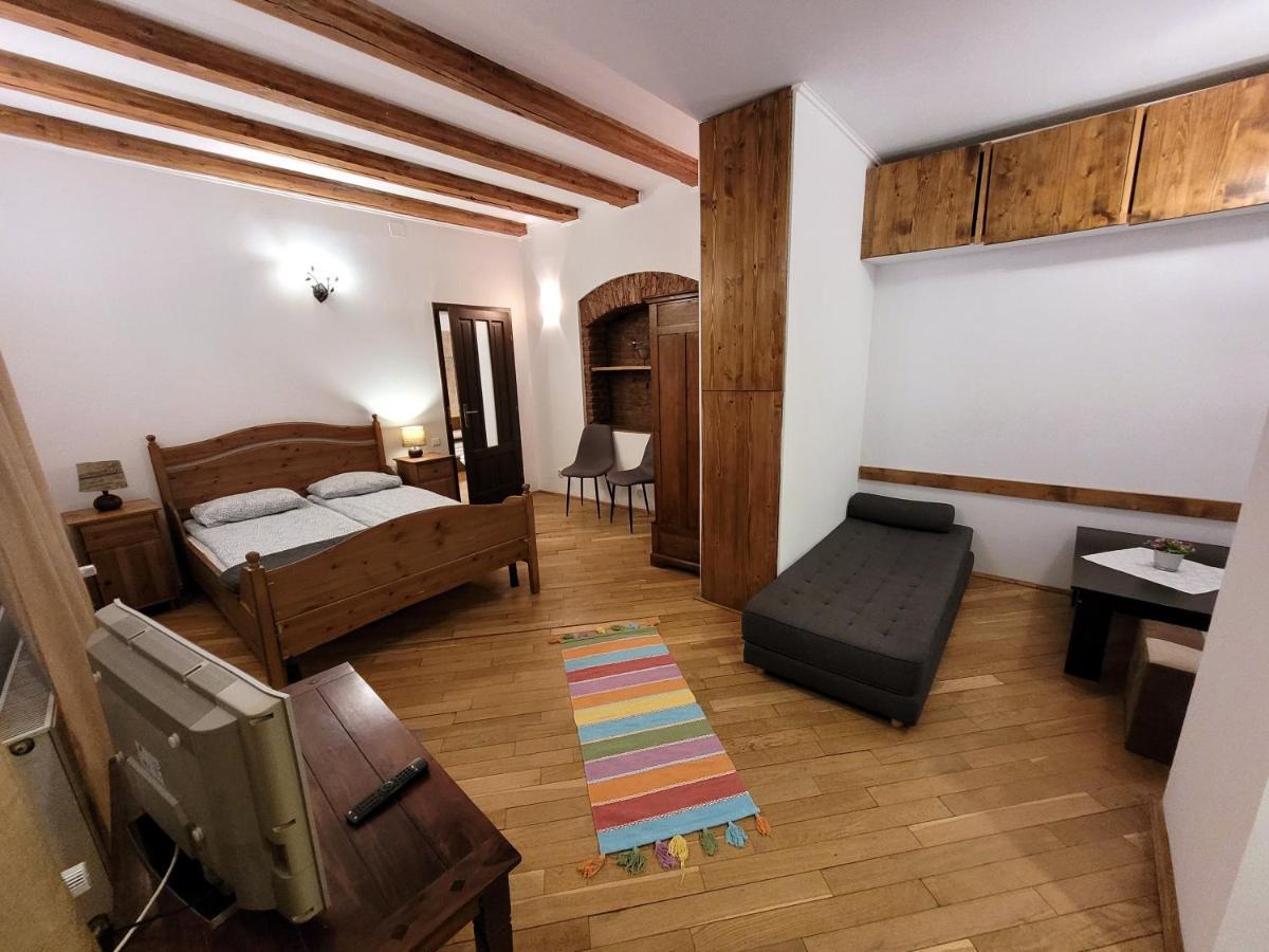 Main Square Apartments & More ブラショフ エクステリア 写真